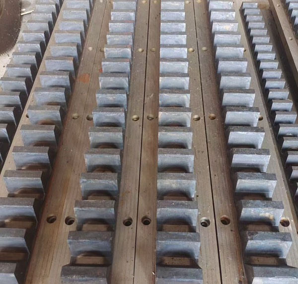 齒條齒輪廠家加工車(chē)間設(shè)備出齒中